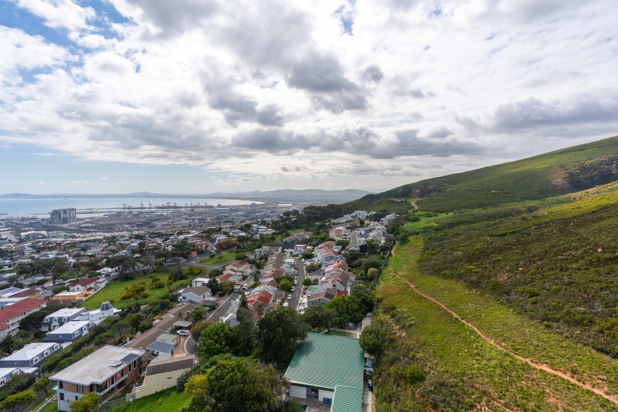 1 Bedroom Property for Sale in Vredehoek Western Cape